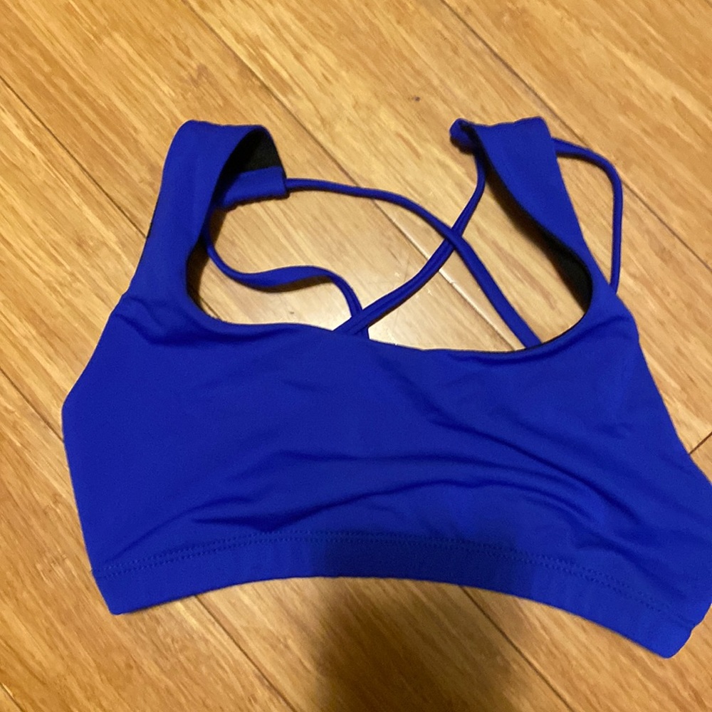 Onzie Flow sports bra. Size S/M